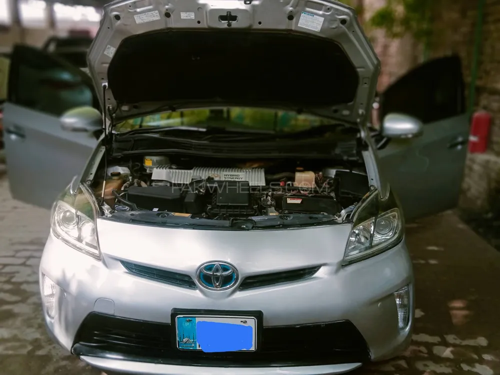 Toyota Prius 2014 for Sale in Peshawar Image-1
