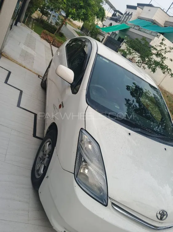 Toyota Prius 2007 for Sale in Lahore Image-1