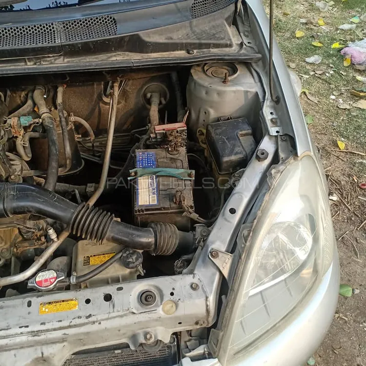 Toyota Vitz 2001 for Sale in Lahore Image-1