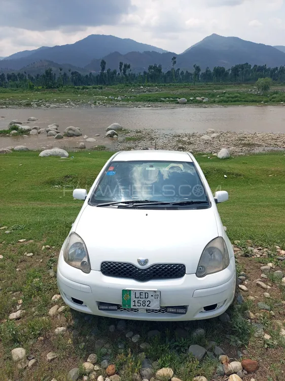 Toyota Vitz 2004 for Sale in Islamabad Image-1