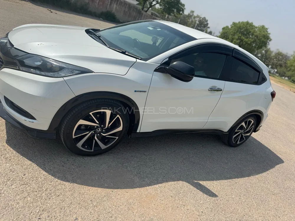 Honda Vezel 2016 for Sale in Islamabad Image-1