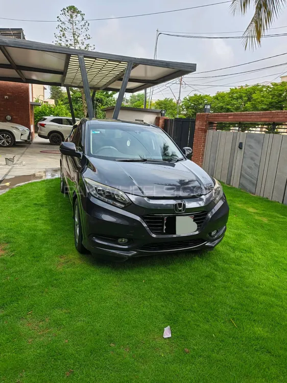 Honda Vezel 2014 for Sale in Karachi Image-1
