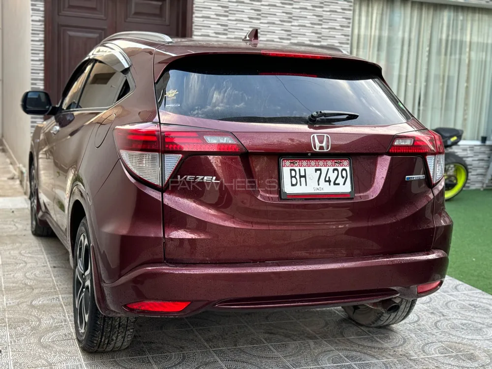 Honda Vezel 2015 for Sale in Karachi Image-1