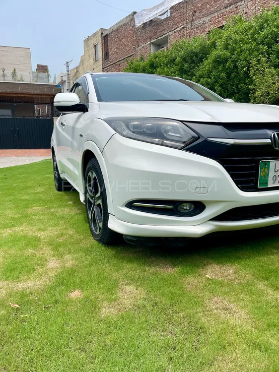 Honda Vezel 2015 for Sale in Lahore Image-1