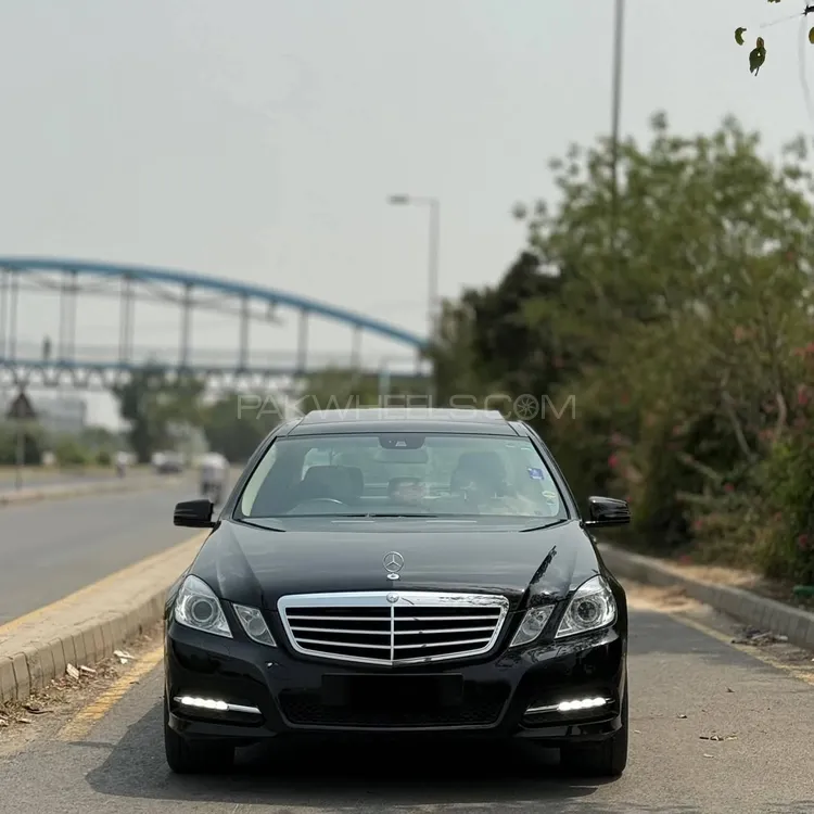Mercedes Benz E Class 2013 for Sale in Lahore Image-1