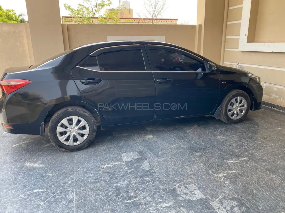 Toyota Corolla 2015 for Sale in Gujrat Image-1