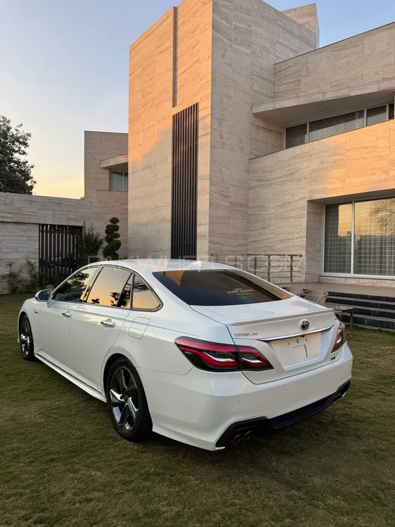 Toyota Crown 2018 for Sale in Islamabad Image-1