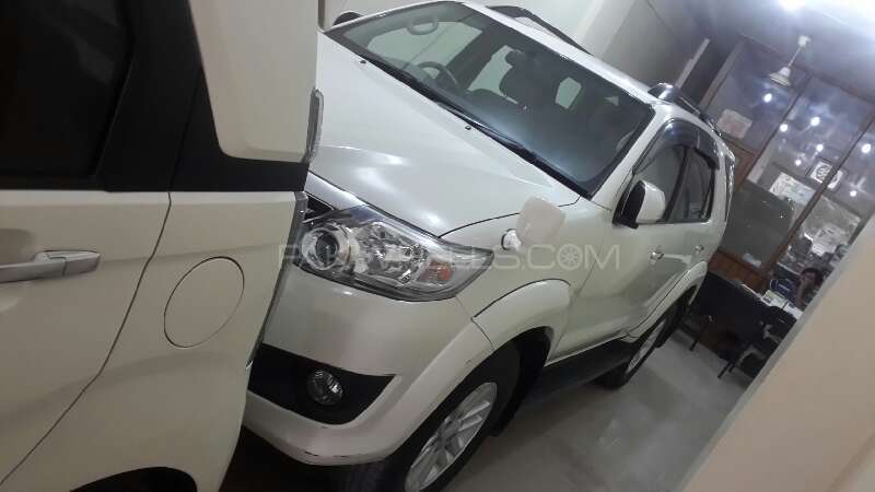 Toyota Fortuner 2013 for Sale in Karachi Image-1