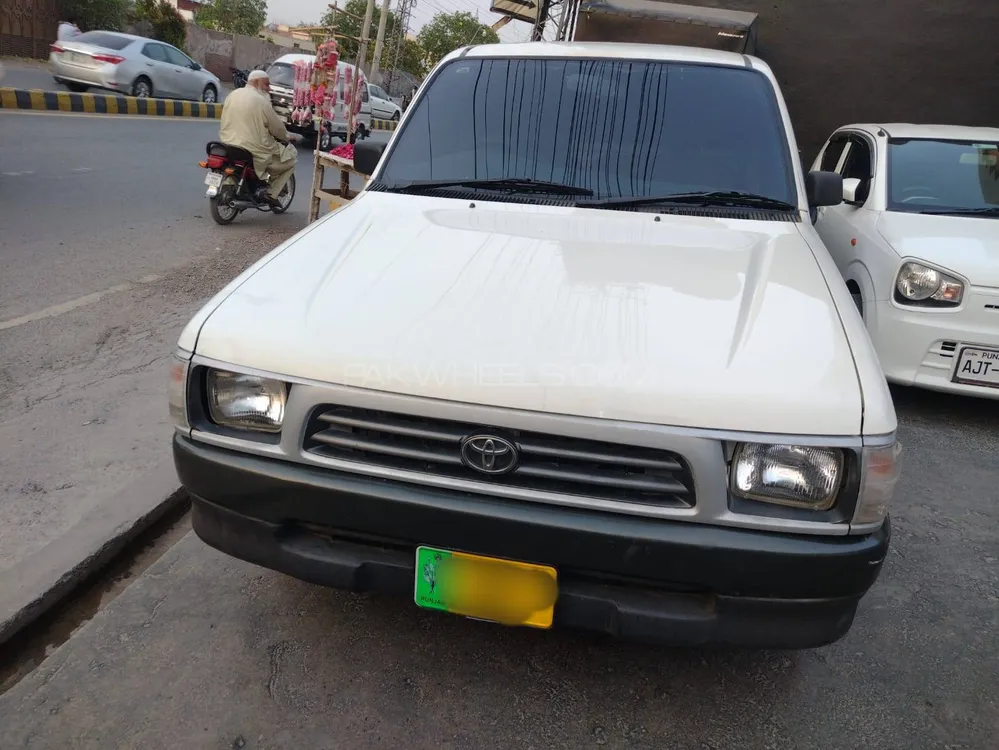 Toyota Hilux 2002 for Sale in Multan Image-1