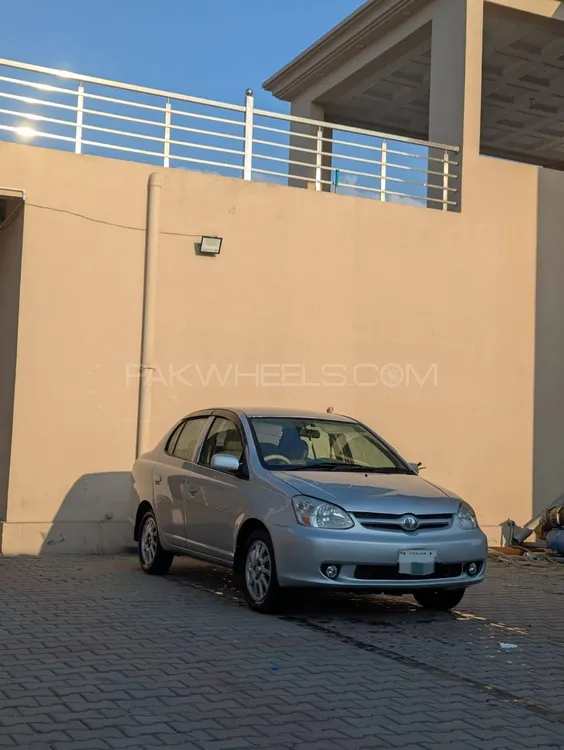 Toyota Platz 2003 for Sale in Gujranwala Image-1