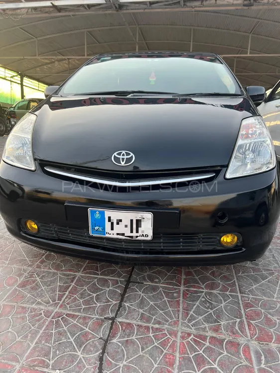 Toyota Prius Alpha 2012 for Sale in Islamabad Image-1