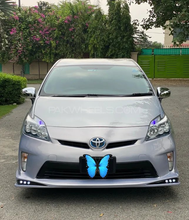 Toyota Prius 2014 for Sale in Lahore Image-1