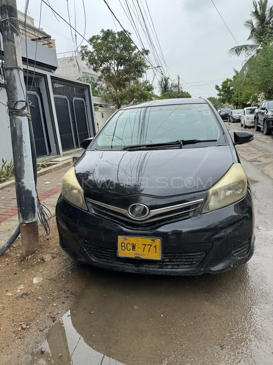 Toyota Vitz 2011 for Sale in Karachi Image-1