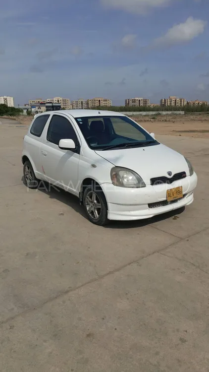 Toyota Vitz 2000 for Sale in Karachi Image-1
