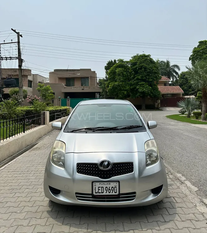 Toyota Vitz 2007 for Sale in Lahore Image-1