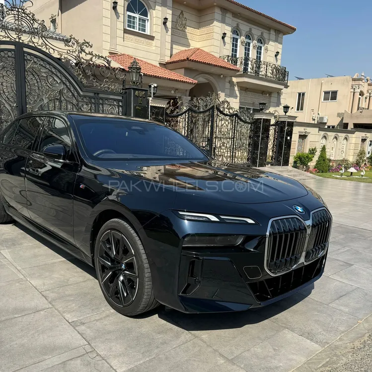 بی ایم ڈبلیو 7 سیریز 2024 for Sale in لاہور Image-1