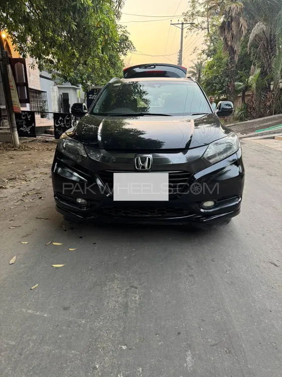 Honda Vezel 2016 for Sale in Faisalabad Image-1