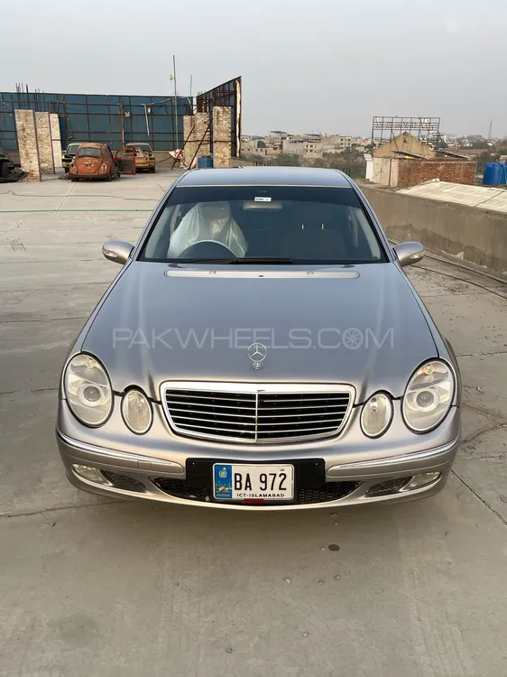 Mercedes Benz E Class 2005 for Sale in Lahore Image-1