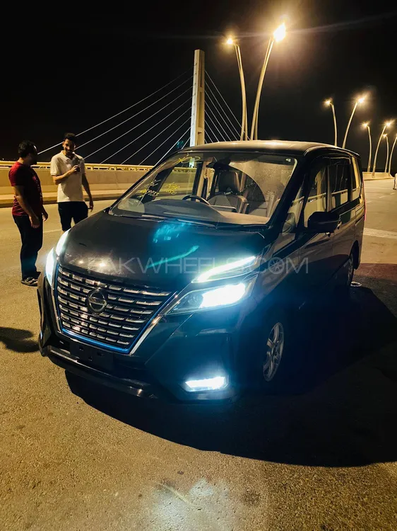 Nissan Serena 2020 for Sale in Karachi Image-1