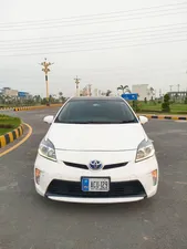Toyota Prius S LED Edition 1.8 2013 for Sale