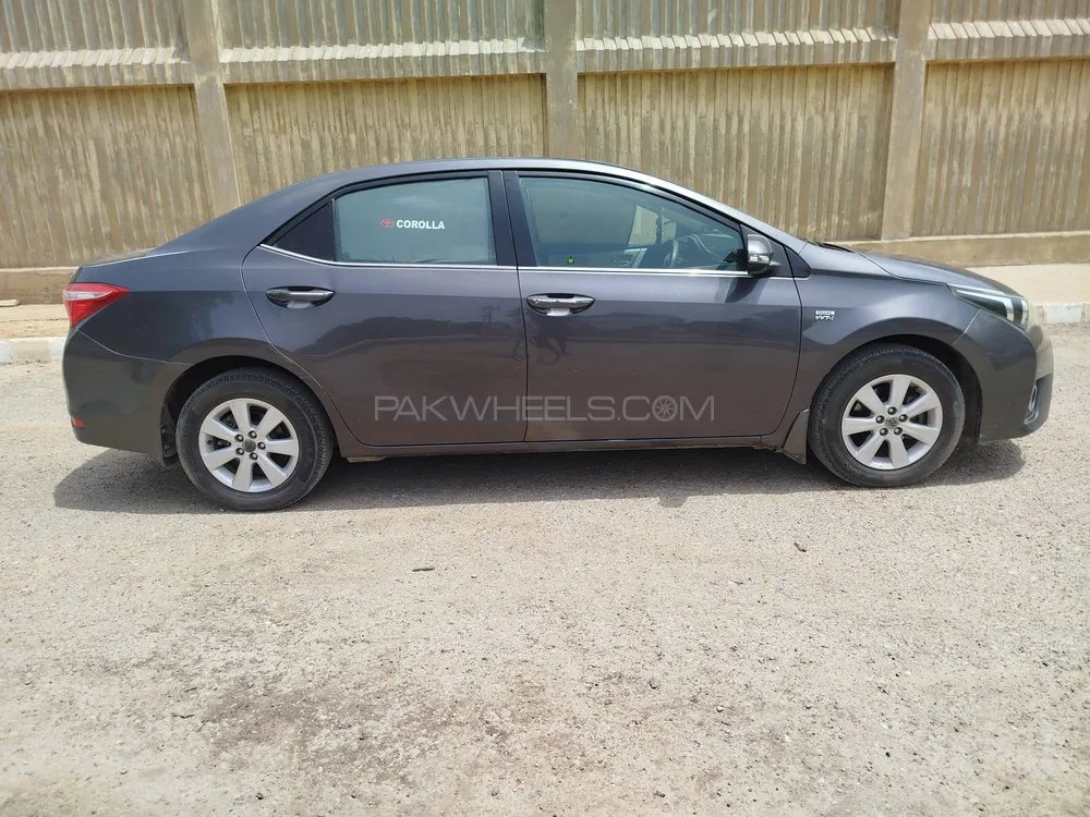 Toyota Corolla 2017 for Sale in Karachi Image-1