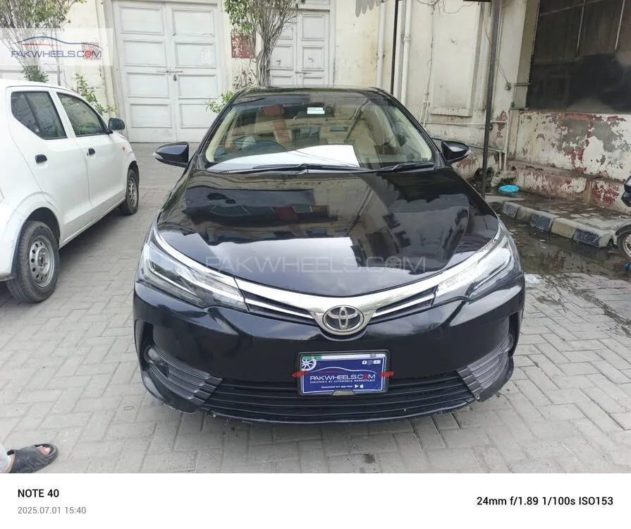 Toyota Corolla 2017 for Sale in Lahore Image-1