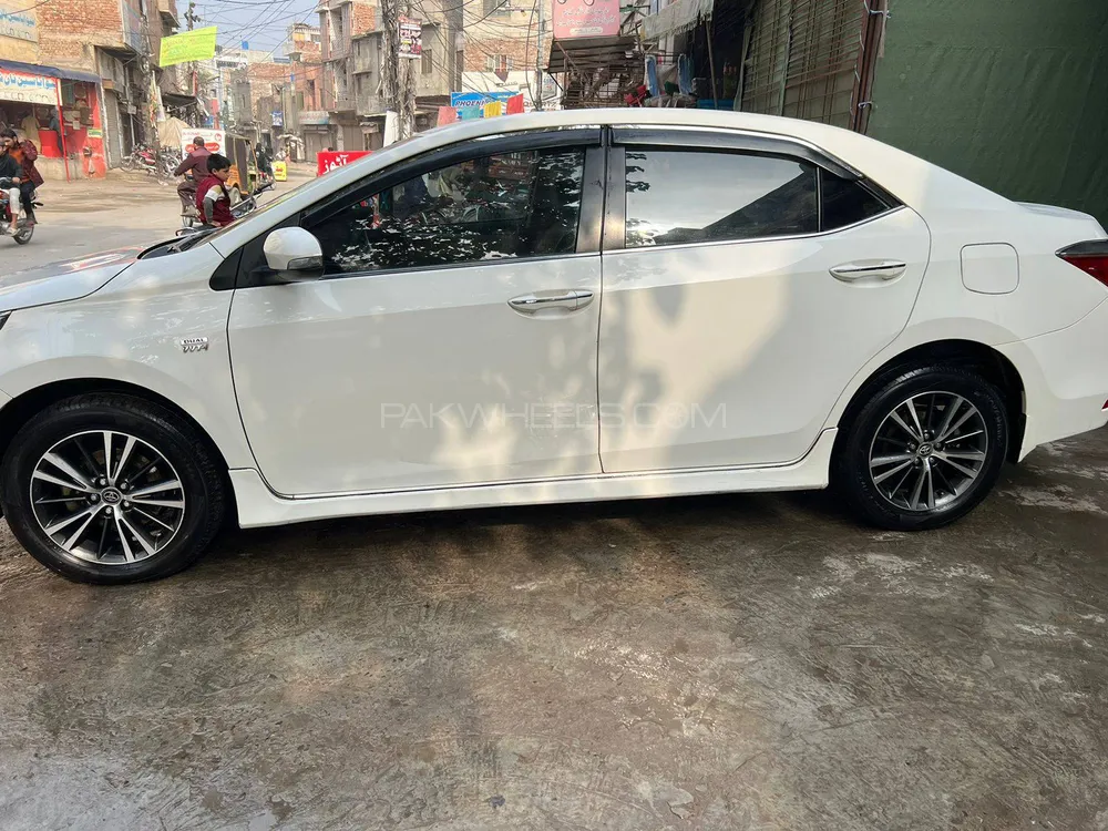 Toyota Corolla 2018 for Sale in Lahore Toyota Corolla 2018 for Sale in Lahore Image-4