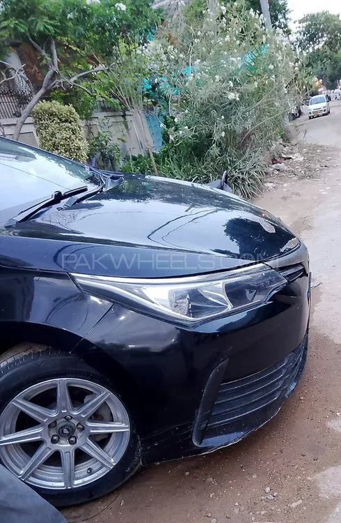 Toyota Corolla 2015 for Sale in Karachi Image-1