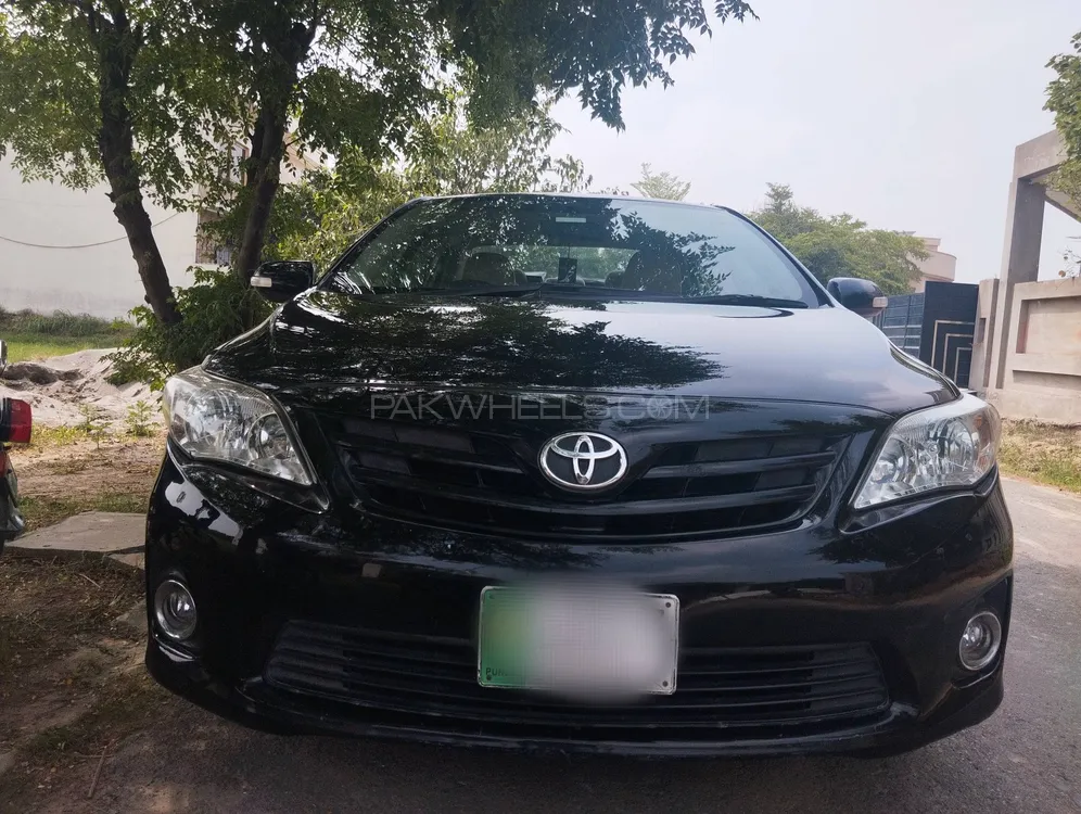 Toyota Corolla 2013 for Sale in Lahore Image-1