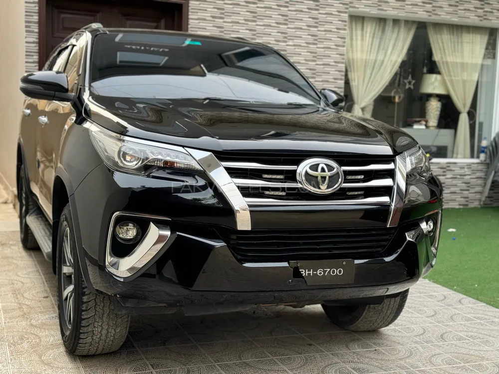 Toyota Fortuner 2020 for Sale in Karachi Image-1