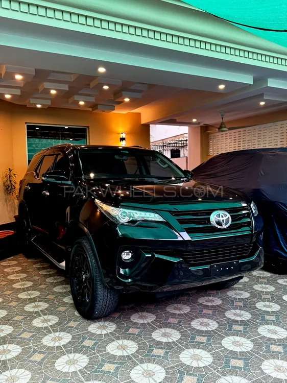 Toyota Fortuner 2018 for Sale in Lahore Image-1