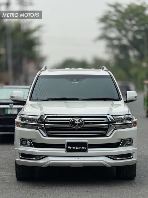 Toyota Land Cruiser 2017 for Sale in Lahore Image-1