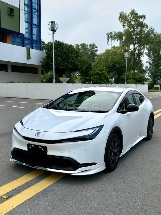 Toyota Prius 2023 for Sale in Islamabad Image-1