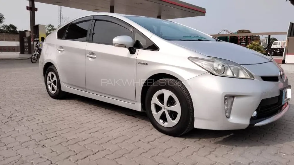 ٹویوٹا پریوس 2013 for Sale in پشاور Image-1