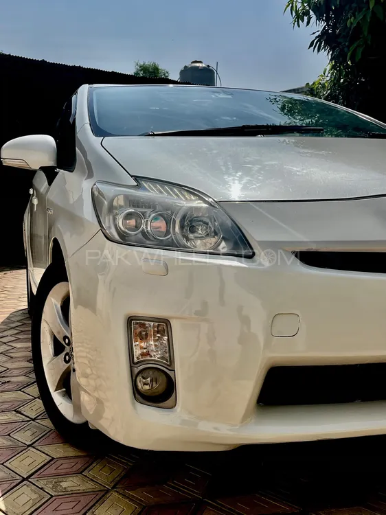 Toyota Prius 2011 for Sale in Bat khela Image-1