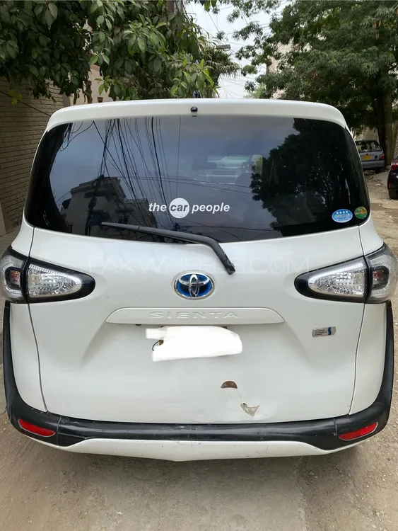 Toyota Sienta 2016 for Sale in Karachi Image-1