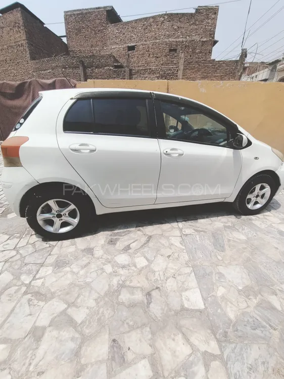 Toyota Vitz 2006 for Sale in Peshawar Image-1