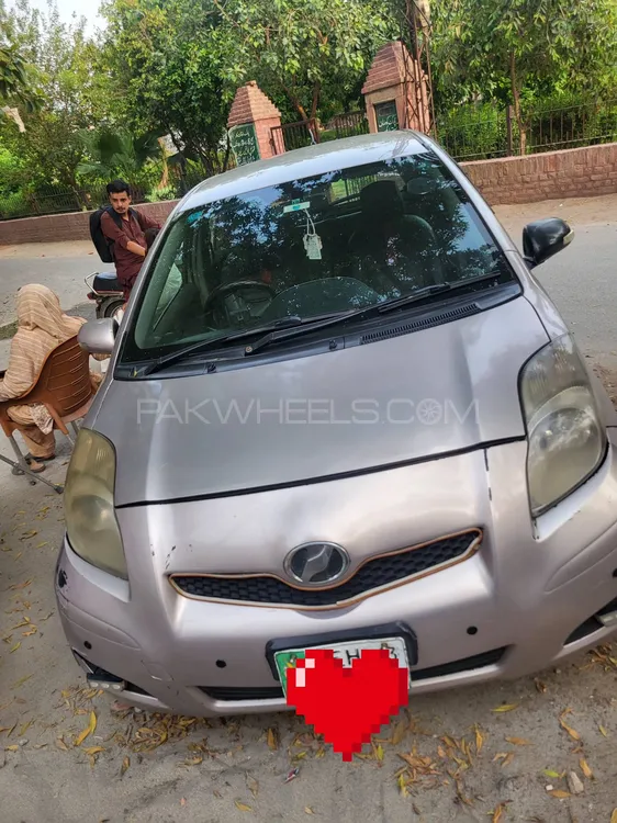 Toyota Vitz 2010 for Sale in Faisalabad Image-1