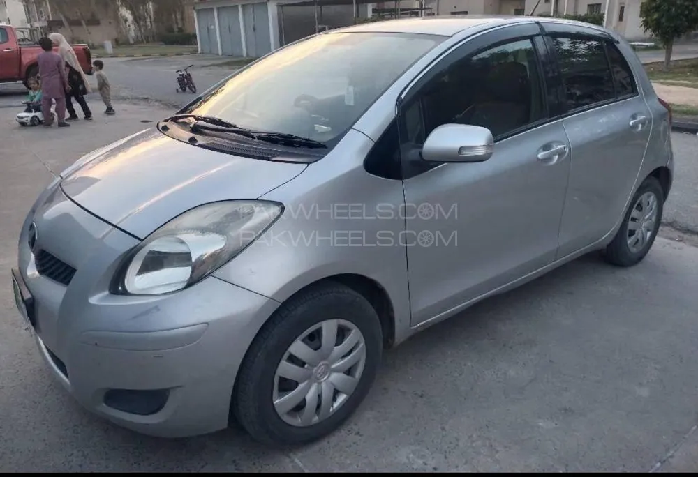Toyota Vitz 2010 for Sale in Islamabad Image-1