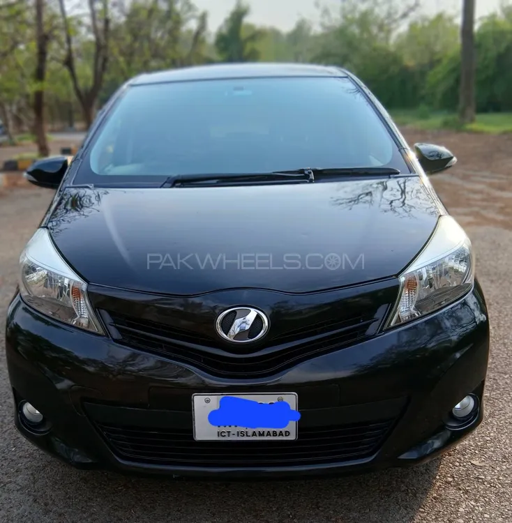 Toyota Vitz 2012 for Sale in Islamabad Image-1