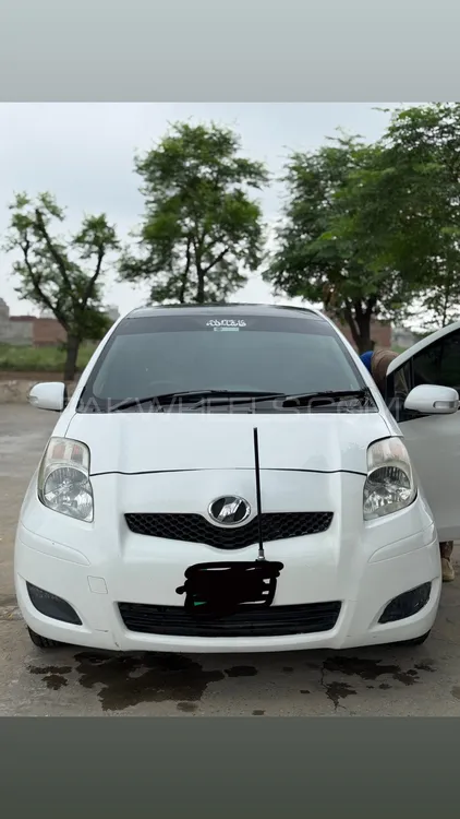 Toyota Vitz 2010 for Sale in Shakargarh Image-1