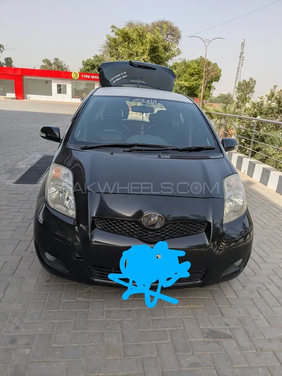 Toyota Vitz 2013 for Sale in Okara Image-1