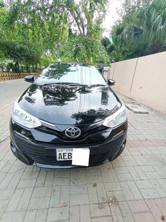 Toyota Yaris Sedan 2021 for Sale in Lahore Image-1