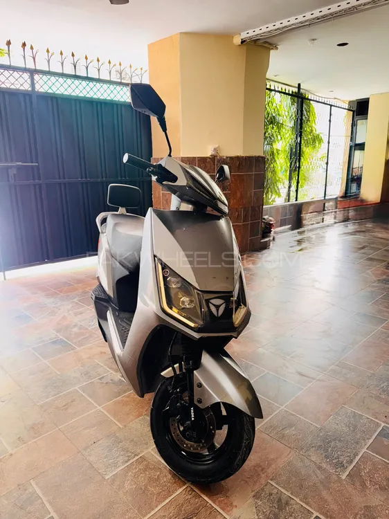 Yadea T5 2024 for Sale Image-1
