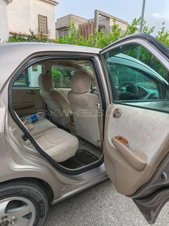 Honda City 2004 for Sale in Lahore Image-1