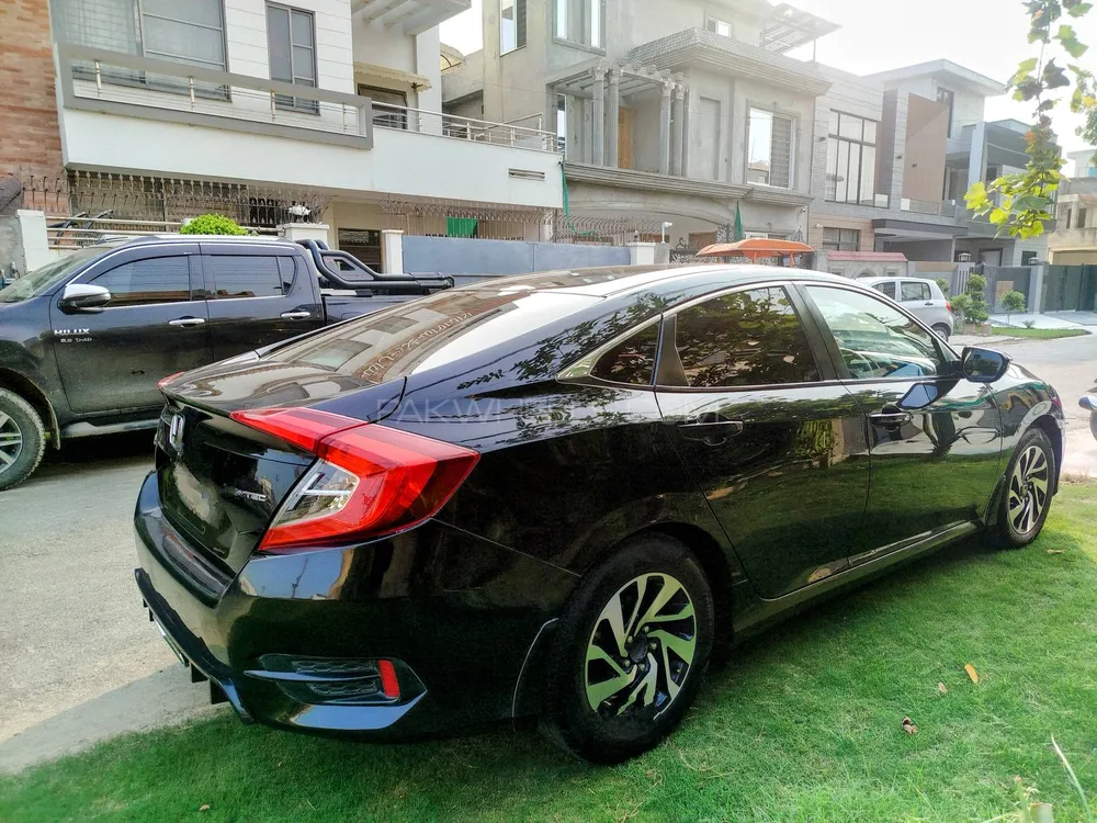 Honda Civic 2018 for Sale in Lahore Image-1