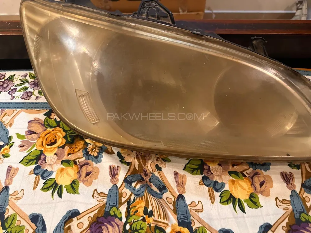 Honda civic CF/ES 2005 front headlights  Image-1