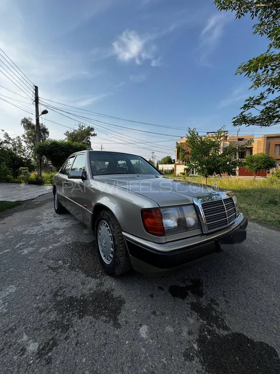 Mercedes Benz E Class 1991 for Sale in Lahore Image-1