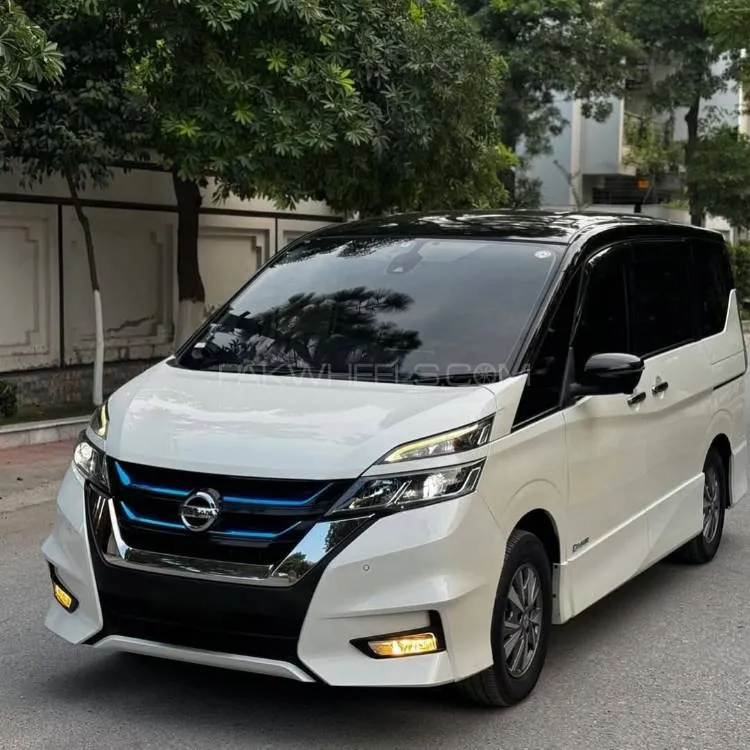Nissan Serena 2018 for Sale in Karachi Image-1