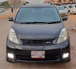 Toyota ISIS Platana 2006 for Sale